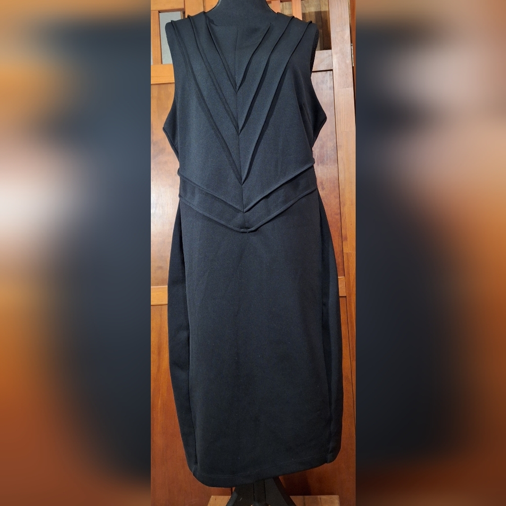 BISOU BISOU Michele Bohbot women's sleeveless black cocktail dress. Size 16